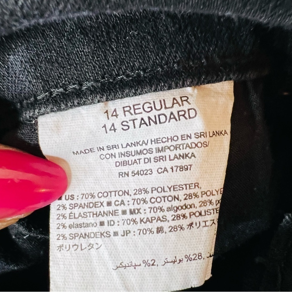 OLD NAVY Curvy Profile High Rise Black Skinny Jeans - Picture 5 of 5